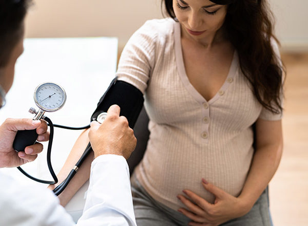 Schwangerschaftsbedingter Bluthochdruck: Symptome & Fakten